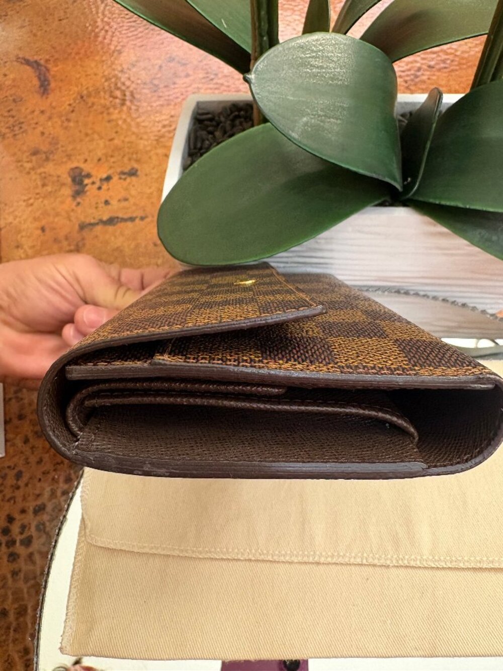 Louis Vuitton Damier Sarah Gold Tone Wallet - Picture 11 of 12